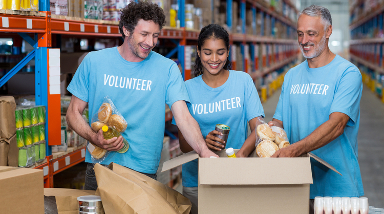 volunteers working together