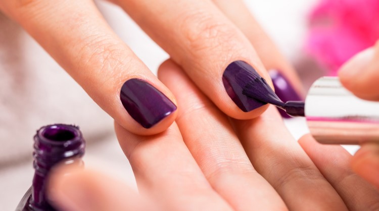 painting nails purple